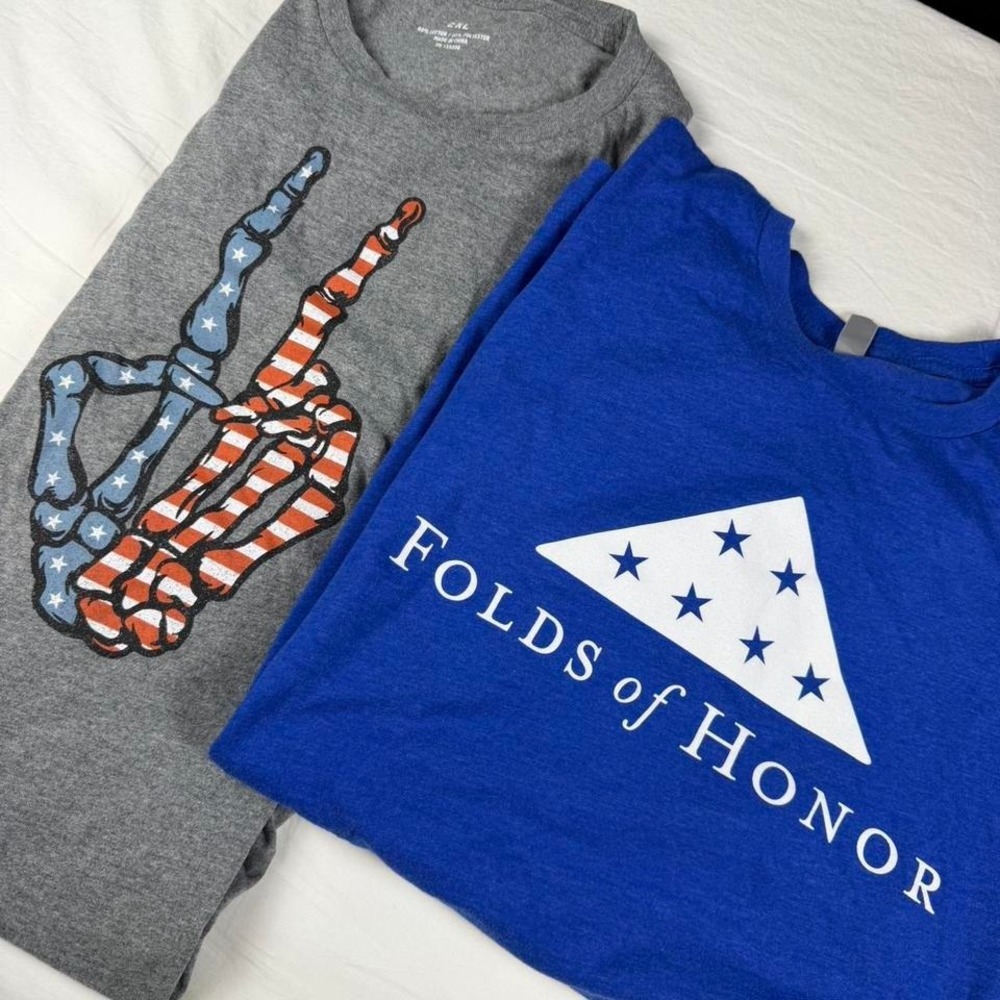 Lot of 2 men's T-shirts representing America * most likely 2XL